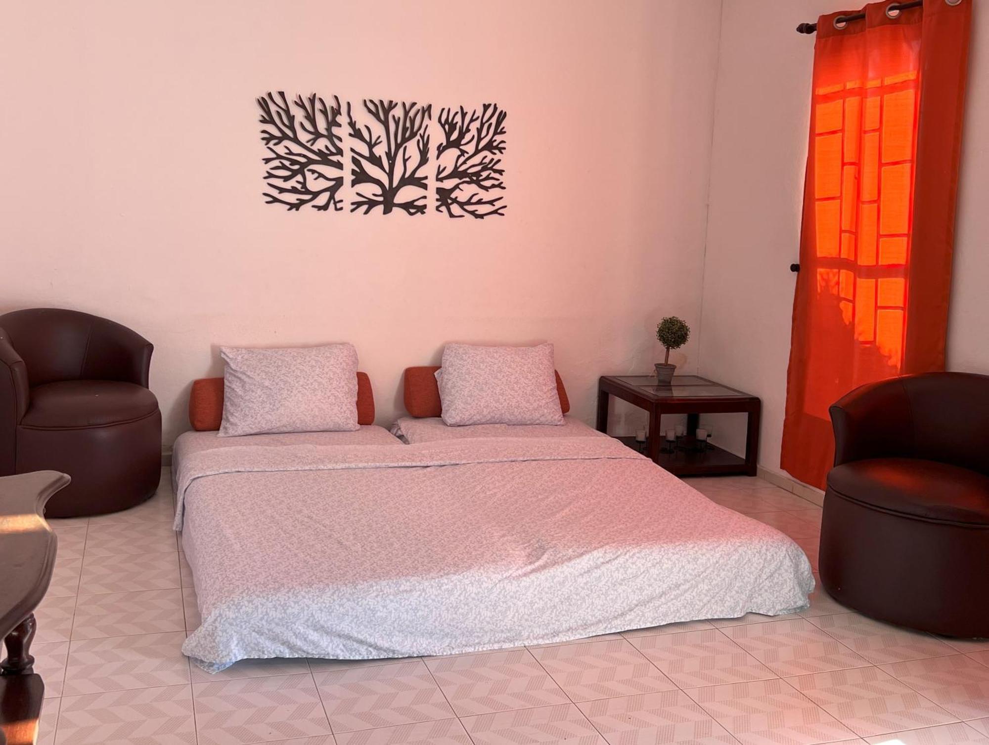 Casa Leonor. 2 Cuartos, 2 Banos, Cocina, Cochera. Valladolid  Kültér fotó