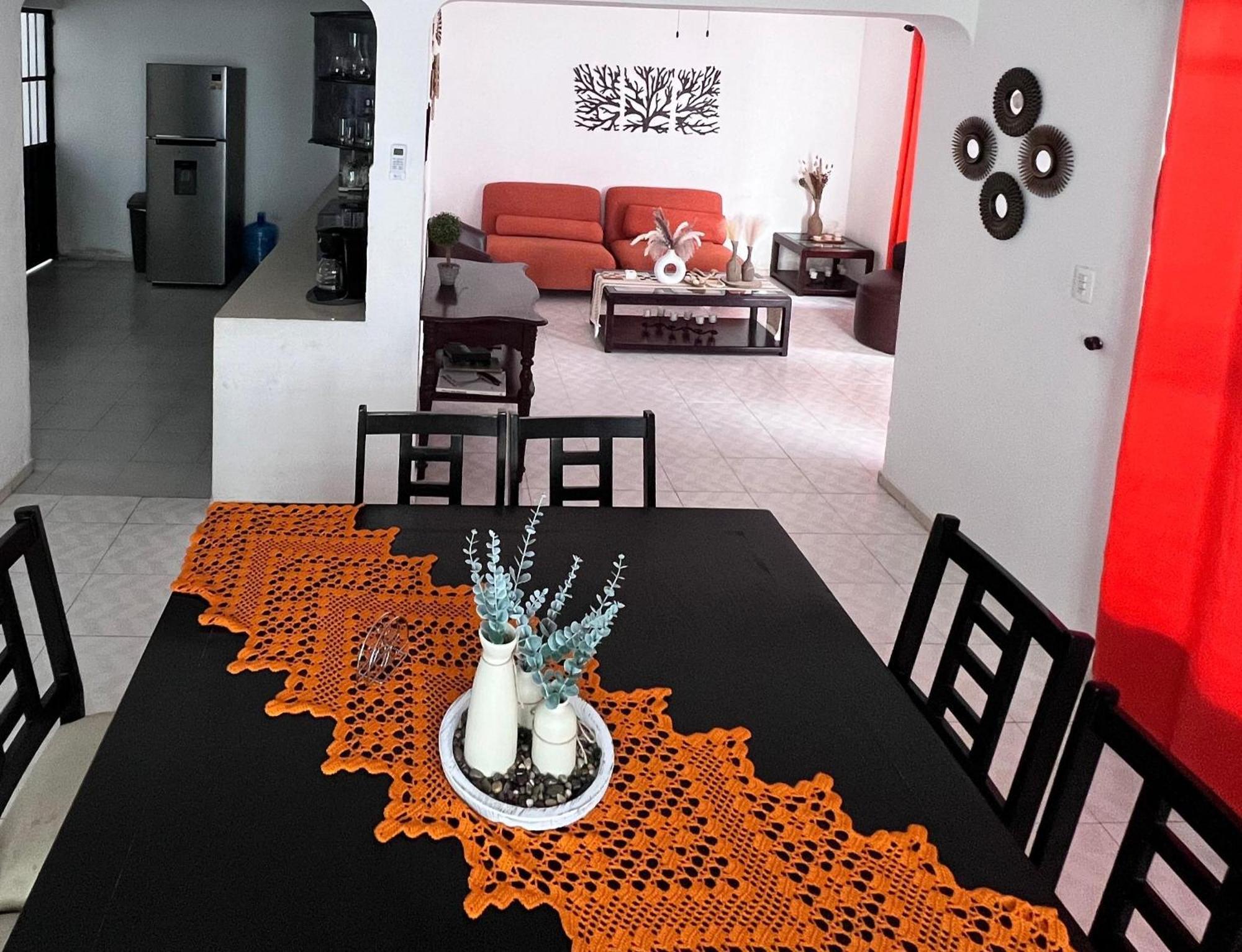 Casa Leonor. 2 Cuartos, 2 Banos, Cocina, Cochera. Valladolid  Kültér fotó